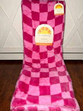 C&C California Pink Fuchsia Checkered Plush Throw Blanket